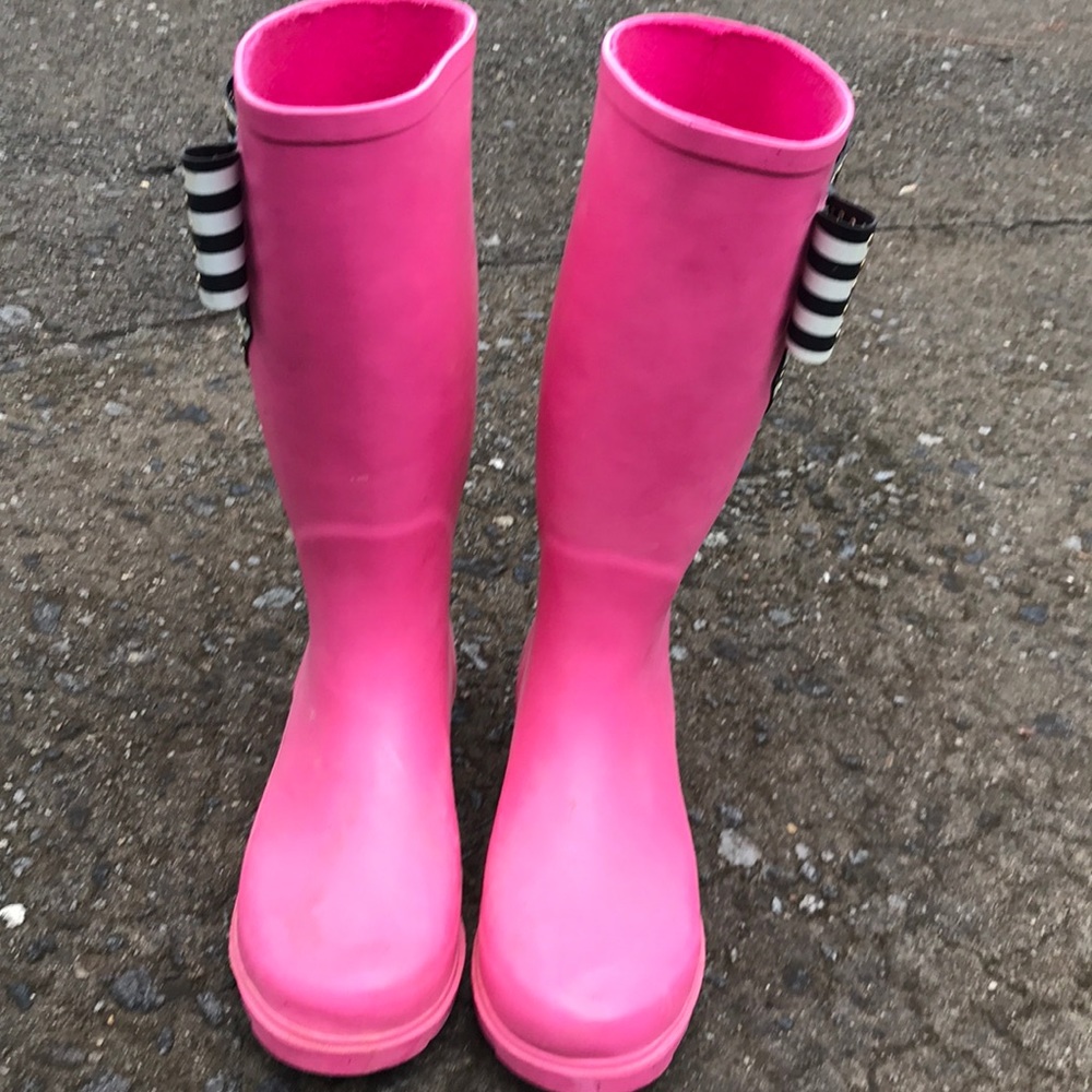 Very girly Betsey Johnson Rainboots
